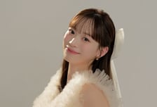 '여신 D라인 눈길' 日 국대 아내 향해 "세상서 가장 아름다운 만삭 화보"... 모두가 놀란 미모 화보