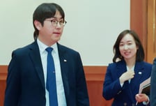 "제가 통님 설득" vs "말 바꿨다"…하정우·한동훈 SNS 신경전