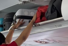 "가방 조심해, 폭탄 있을 수도"...승무원에 농담한 승객의 최후