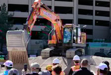 HD현대사이트솔루션, 무인 자율 굴착기 첫 인도