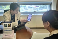 "치매 전 단계, 약 대신 앱으로 치료"…코그테라 처방 1000건 돌파