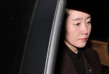 '공천헌금 1억' 첫 재판 강선우 "억울" vs 김경 "공소사실 인정"