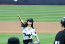 [포토]'제대로 던졌다!' 이엘리야