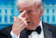 선거 의식한 트럼프, 일방적 종전 구상?… "내부 압박 엄청나"