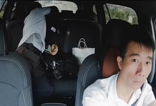 "애기가 있었네, 안녕?"…한국인 택시 승객 따뜻한 배려에 베트남 감동