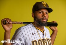 [속보] '日 NPB 경험' 마이너 215홈런 거포, KIA 온다! 美 저명기자 보도... 카스트로 대체 외인 유력