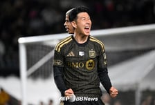 '손흥민 멀티 어시스트 폭발' LAFC, 톨루카에 2-1 극장승... 챔피언스컵 결승행 '청신호'