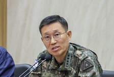 육군총장 "드론은 앞으로 개인화기"…전 제대서 '드론 전력화' 추진