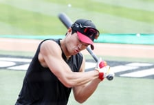 [포토]'친정 KT 상대로 이틀간 맹타' 천성호