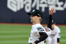 [포토]'1회초 1실점' KT 보쉴리