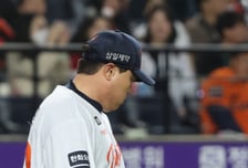 '충격' 5회까지 퍼펙트였는데, 류현진 기습번트→6실점 와르르 '악몽의 6회' 결국 강판됐다 [대전 현장]