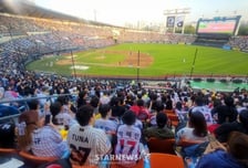 'KBO 신기록 눈앞' 9G 연속 홈 매진→5월 첫 승, 염경엽 감독도 감사 인사 "야구장 가득 채워주신 덕분에 승리했다" [잠실 현장]
