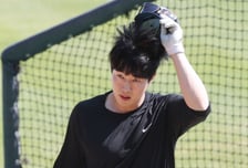[포토] 박건우 '인사는 깍듯하게'