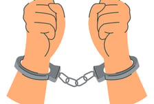 8개월 아들 머리를 퍽퍽...리모컨으로 때려 숨지게 한 친모 구속