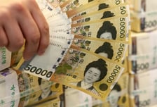 프린터로 '돈 복사'→과도로 싹둑...가짜 돈 내고 담배 산 30대 실형