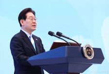 李대통령 "조정식 특보 수고 많았다…언제나 함께 해줘 감사"