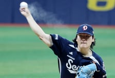 [한번에쓱]박준현과 선발대결 '역투펼치는' 두산 곽빈
