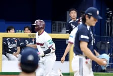 [포토]'곽빈 상대로 추격 투런홈런' 양현종