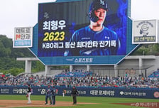 43세 최형우, 손아섭 제치고 최다안타 신기록…그럼에도 "난 끝물"