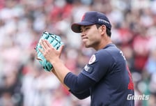 롯데가 '선발 ERA 1위'라니, '토종 최강 원투펀치' 김진욱-나균안... '5월엔 치고 올라간다'