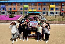 "치킨 먹으려면 10km나 가야하는데"...BBQ, '어린이날' 선물로 50마리 쐈다