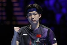 "휴지 없으면 찾아와!" 中탁구선수, 부상 치료하다 인성 논란→韓·스웨덴에 패하자 짜증