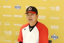 '전국대회 결승 12연승' 덕수고 정윤진 감독, 13년 만에 韓 U-18 청대 사령탑 복귀