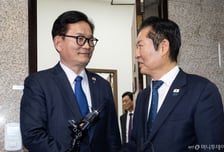 전국 누비는 정청래에 송영길 일침 "지도부, 자기홍보 다니는 것 아냐"