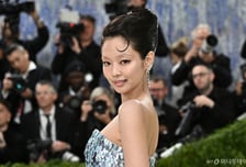블랙핑크 없이 되겠나…540시간 걸린 드레스, 멧 갈라 찢은 얼굴들