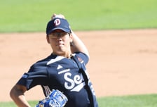 [포토] 이병헌 '옴팡진 역투'