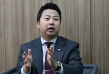 '한동훈 당원게시판 노인비하' 주장 장예찬, 선거법 위반 경찰 조사