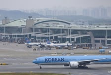 '항공정비 허브'로 진화하는 인천공항…화물기 개조 1호 기체 입고