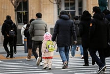 "엄마아빠 회사 다녀올게"...전국 어린이집 아침돌봄 이용 30%↑