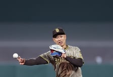 '사실상 데뷔전서 MVP' SD 송성문, '유격수 가능성 입증'-타석에선 무안타... SF 이정후는 4타수 무안타