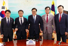 우원식 "개헌안 협조, 마지막 요청"…송언석 "누더기·졸속, 반대"