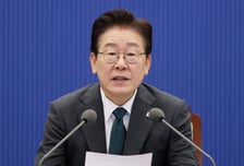李 대통령, 한국 순부채비율 관련 보도에 "다양한 정보 전달해 주길"