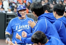 '와' 43세 FA 타자가 '타율 0.365' 타격왕 경쟁이라니... 최형우, 안타 6개면 '또' KBO 새 역사다