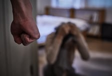 '나 홀로 간병' 불만에 결국…친모에 흉기 휘두른 40대 집행유예