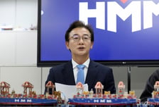 전재수 'HMM 부산 이전'에 "뜨겁게 환영…경제효과, 전례없는 기회"