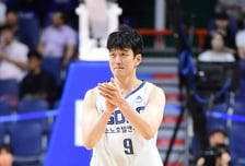 "호텔 한 층이 욕설로 가득할 정도로..." 통한의 역전패로 침울했던 순간, '캡틴' 정희재 리더십 빛났다 [부산 현장]