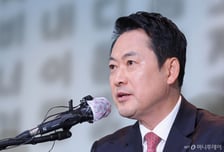 與 "장동혁 방미, 쿠팡 로비 동원돼...쿠팡 위한 대리로비 아니냐"