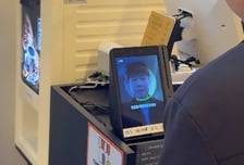 계산부터 리뷰 작성까지 '한 번에' 온·오프라인 연결, 결제경험 혁신