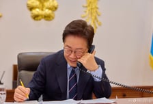 李대통령 지지율 59.7% '소폭 상승'…민주 48.7% vs 국힘 30.9%