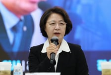 추미애, 양향자에 "안 싸우는 게 올바른 일꾼인가"…조작기소 책임론엔 "칼 거꾸로 대"