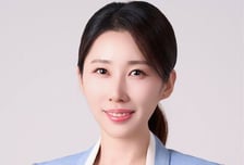 "짧은 옷 입고 눈물"...'웃찾사' 출신 개그우먼도 시의원 출마