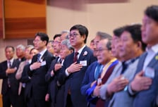 [현장+]대통령도 첫 기념사…"동학혁명, 5·18 수준으로 올릴 때"
