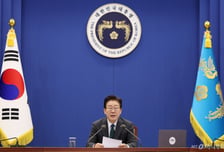 [속보]李대통령 "'적극 재정' 민생경제 실질적 동력, 연구결과로 확인"