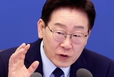 李대통령 "증시 저평가 완전 해소된 게 아냐…코리아 프리미엄 꼭 만들어야"