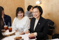 "세 아이 키우며 소상공인으로의 삶은?"…출산·육아 사회안전망 모색