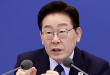 이재명 대통령 "민원은 공직자들이 탐구해야 할 국민의 뜻"